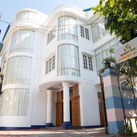 Majesty Hotel Yangon Exterior foto